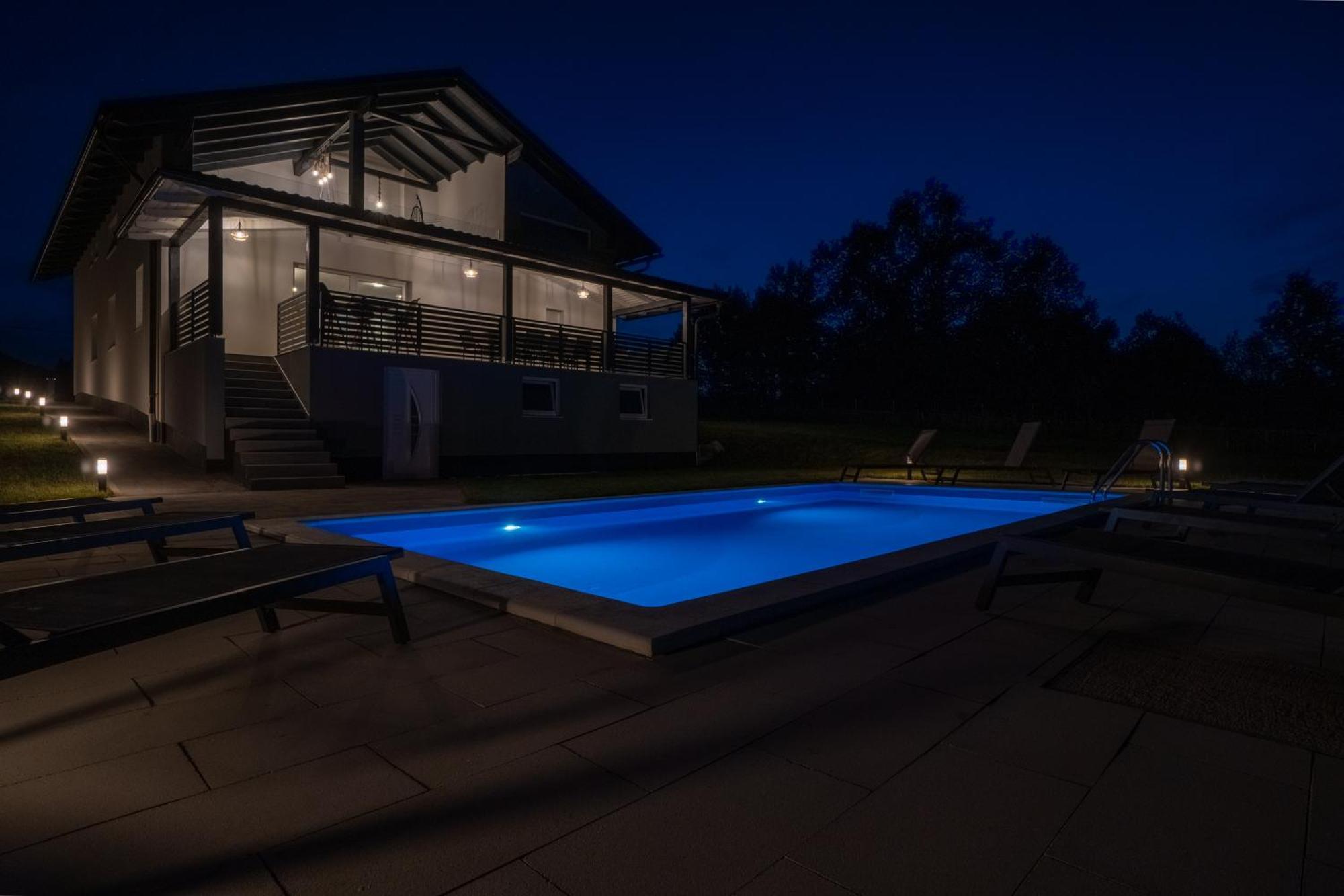 Plum House - With Pool Villa