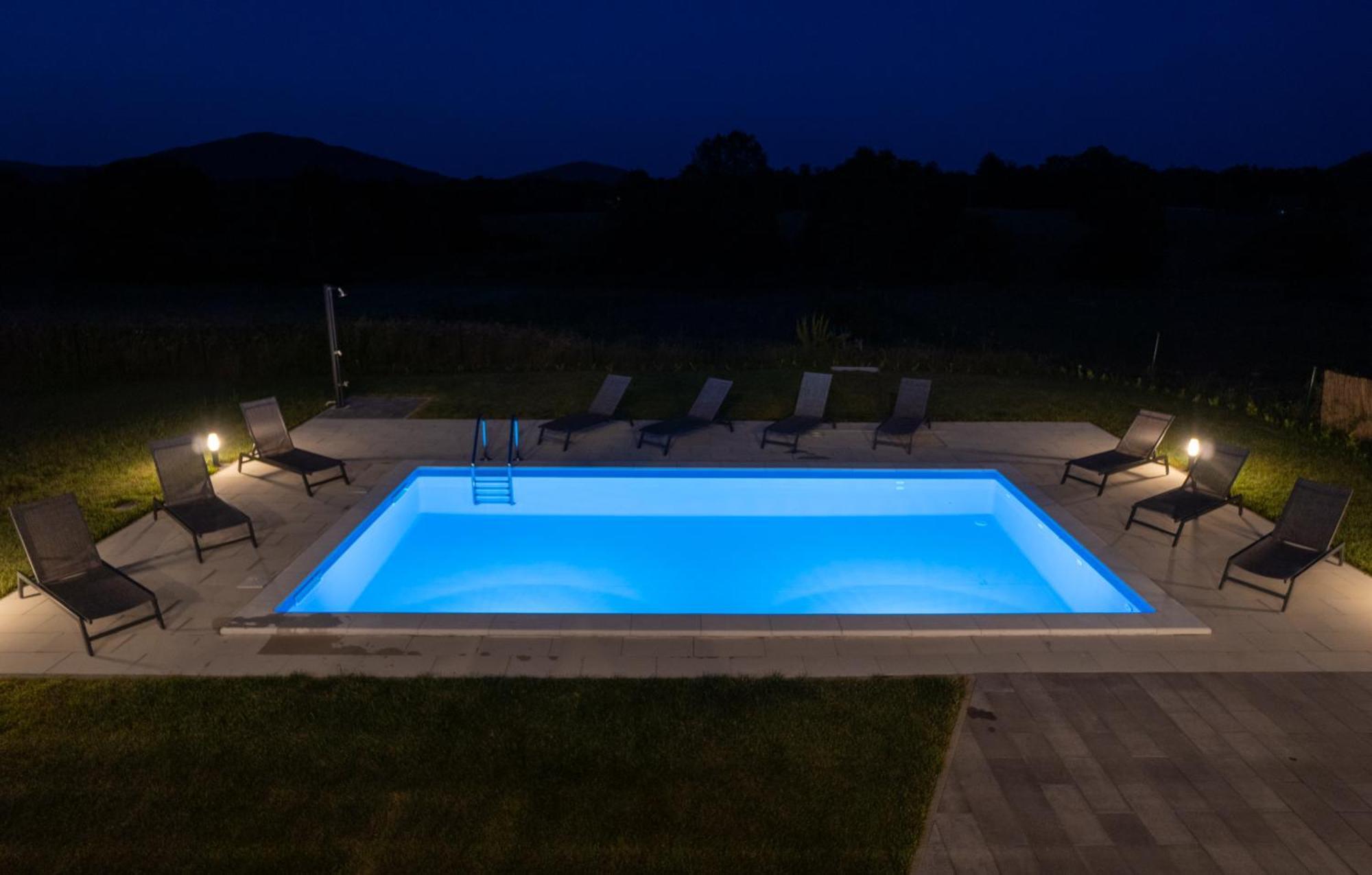 Plum House - With Pool Villa Gospic