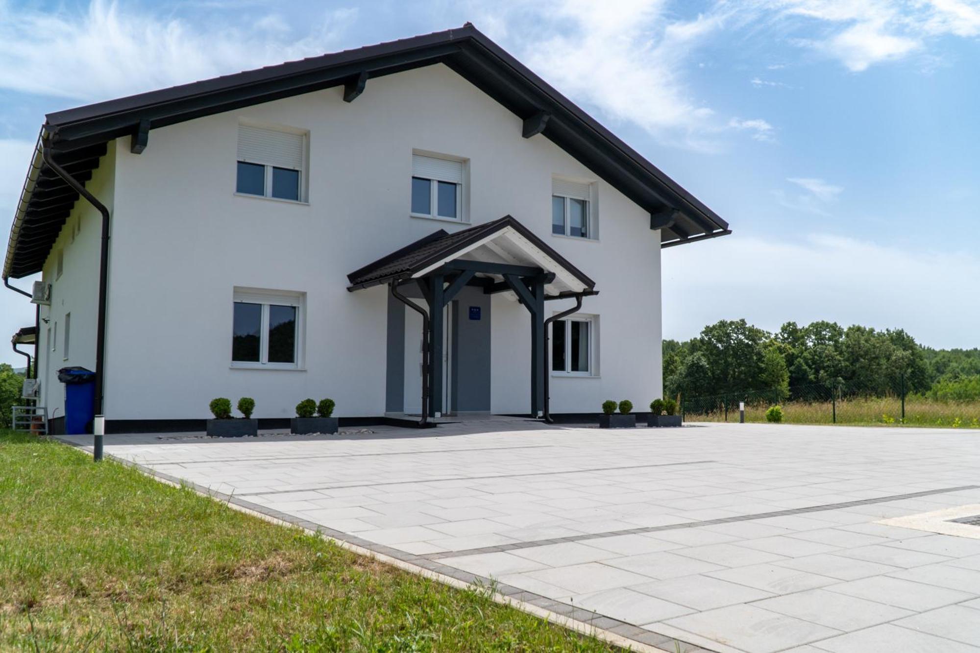 Plum House - With Pool Villa *