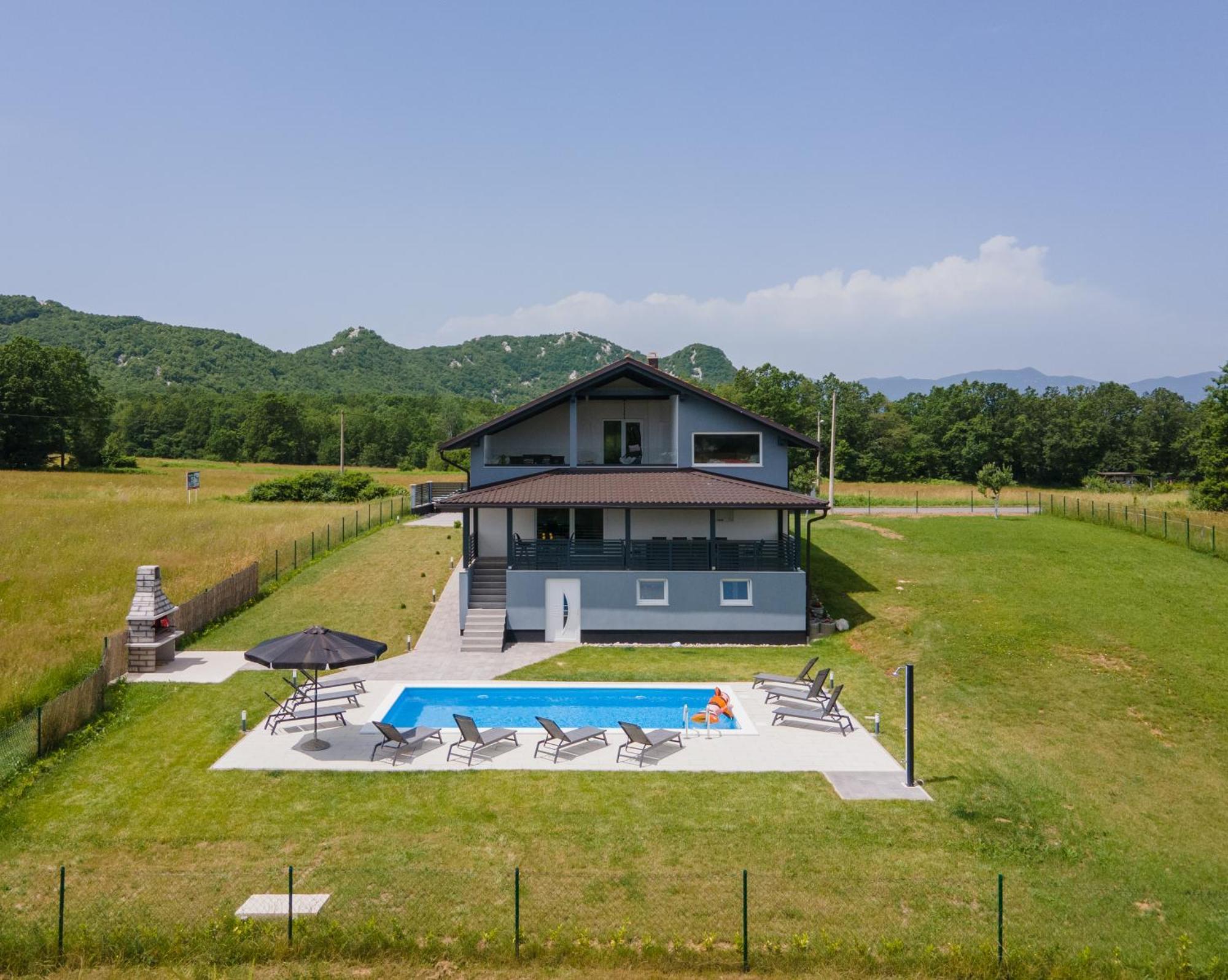 Villa Plum House - With Pool *