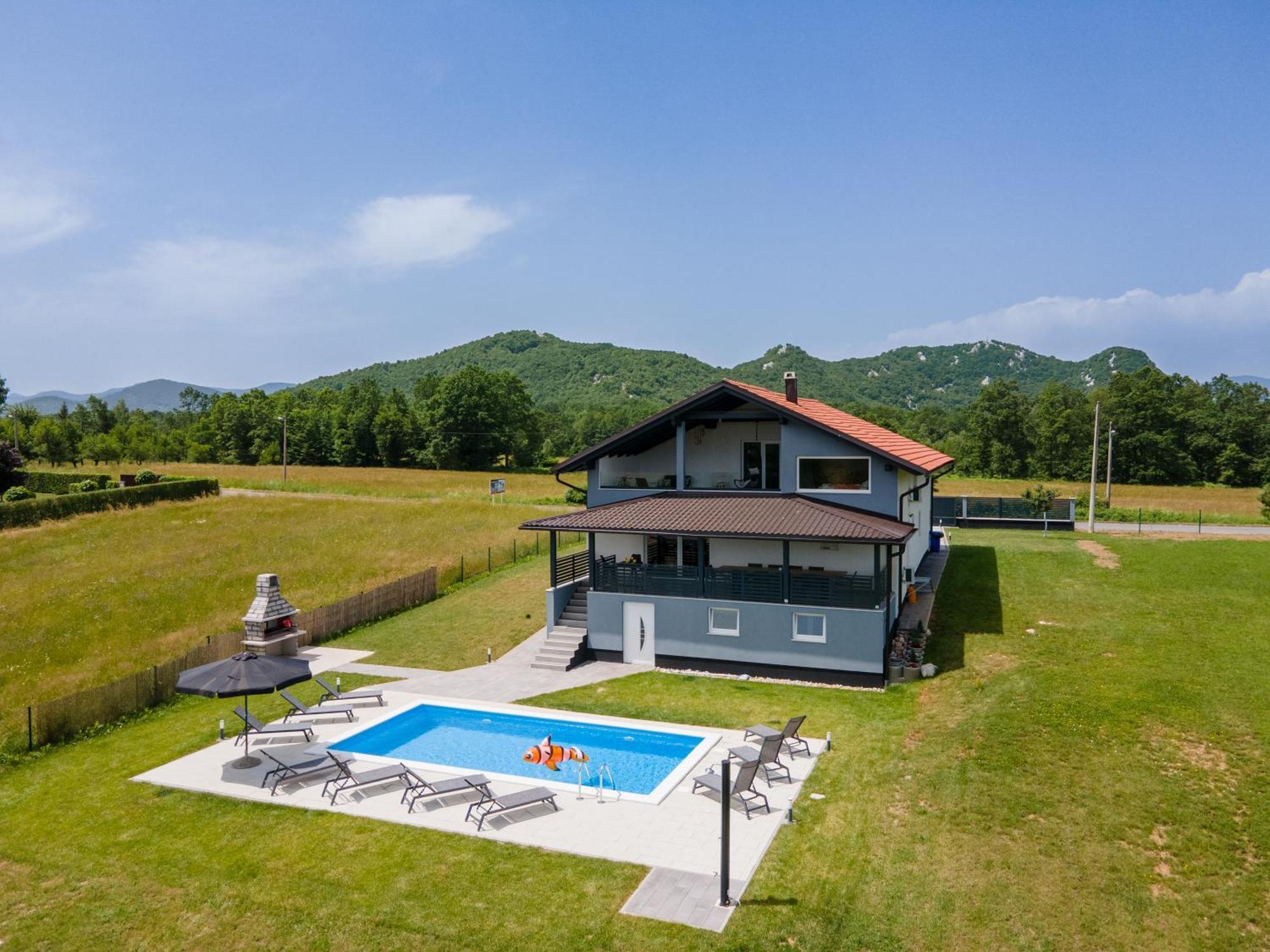 Plum House - With Pool Villa Gospic