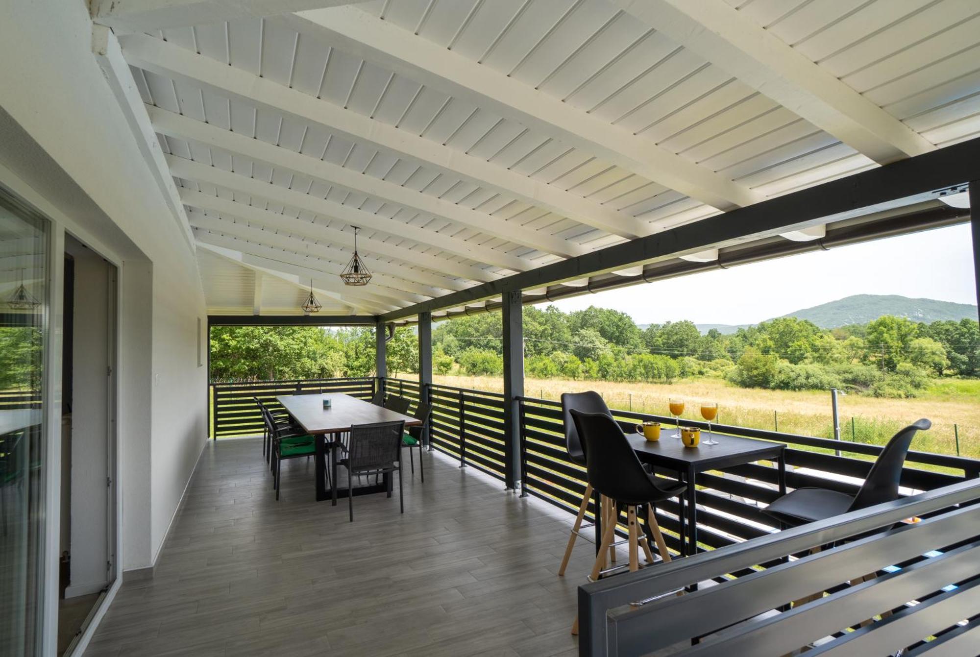 Villa Plum House - With Pool